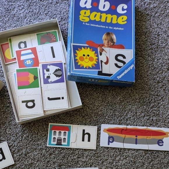 Letter Matching ABC Ravensburger Spelling Puzzle Set - Picture 2 of 7